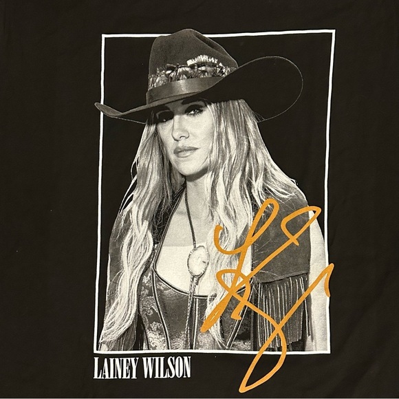 Laney Wilson Licensed Band Tee NEW - Picture 3 of 6